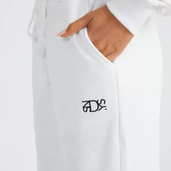 SNDYS The Label Easton Sweatpants - Picture 3 of 6